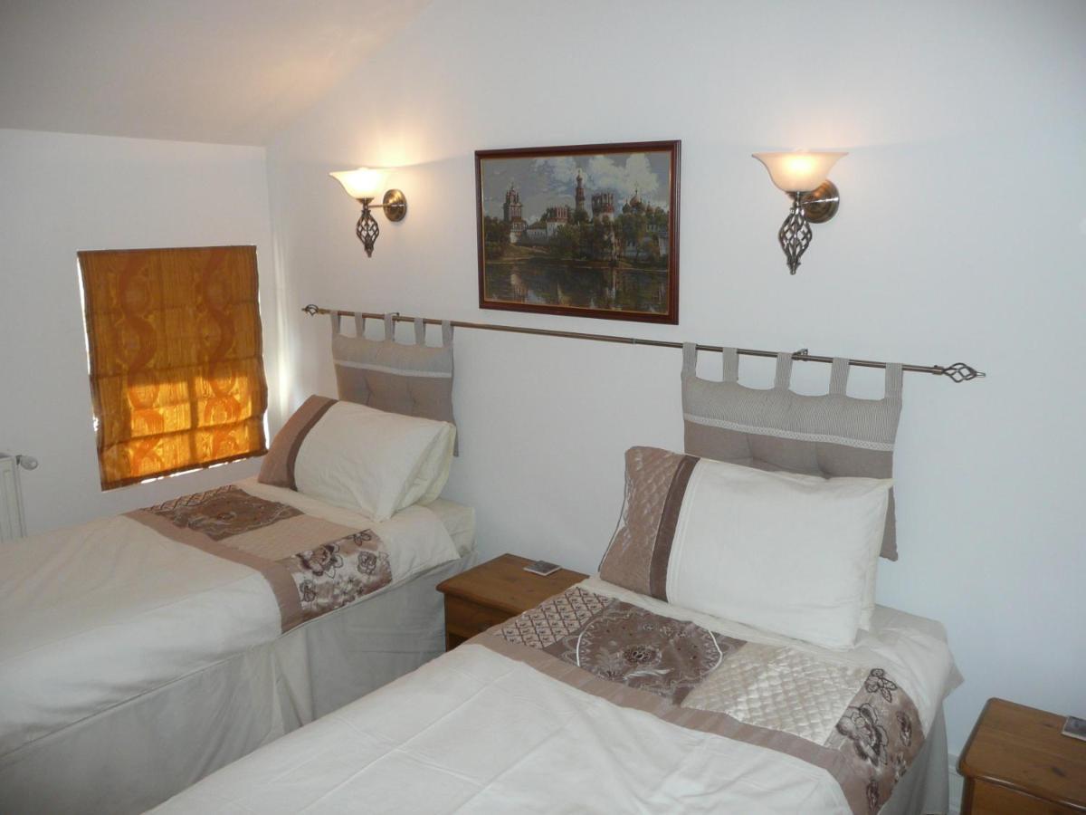Maison Blanc Bed and Breakfast Gibourne Buitenkant foto
