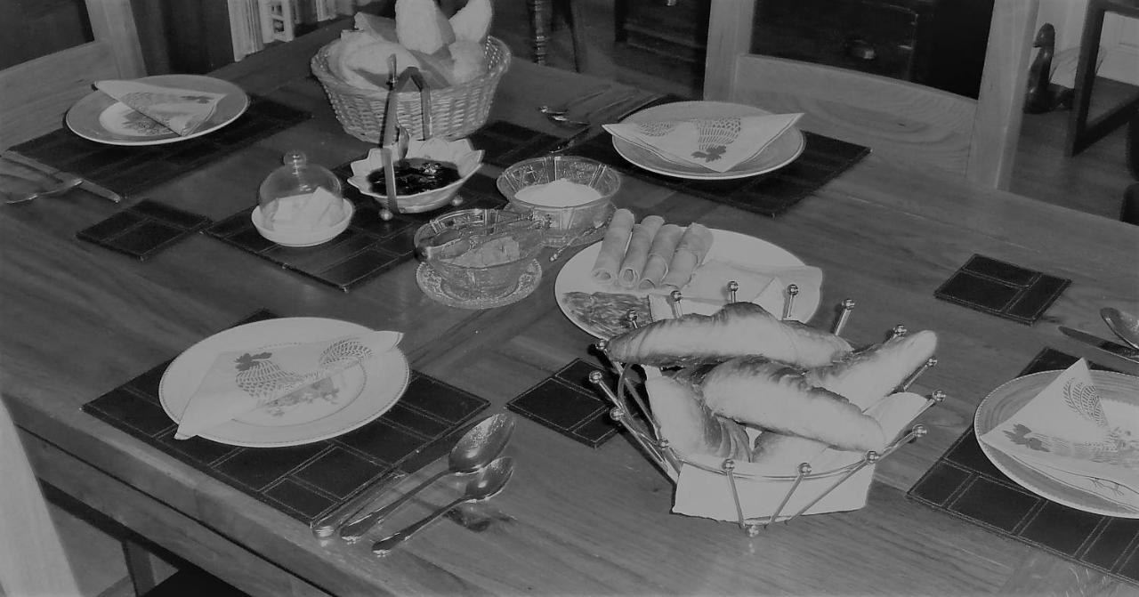 Maison Blanc Bed and Breakfast Gibourne Buitenkant foto