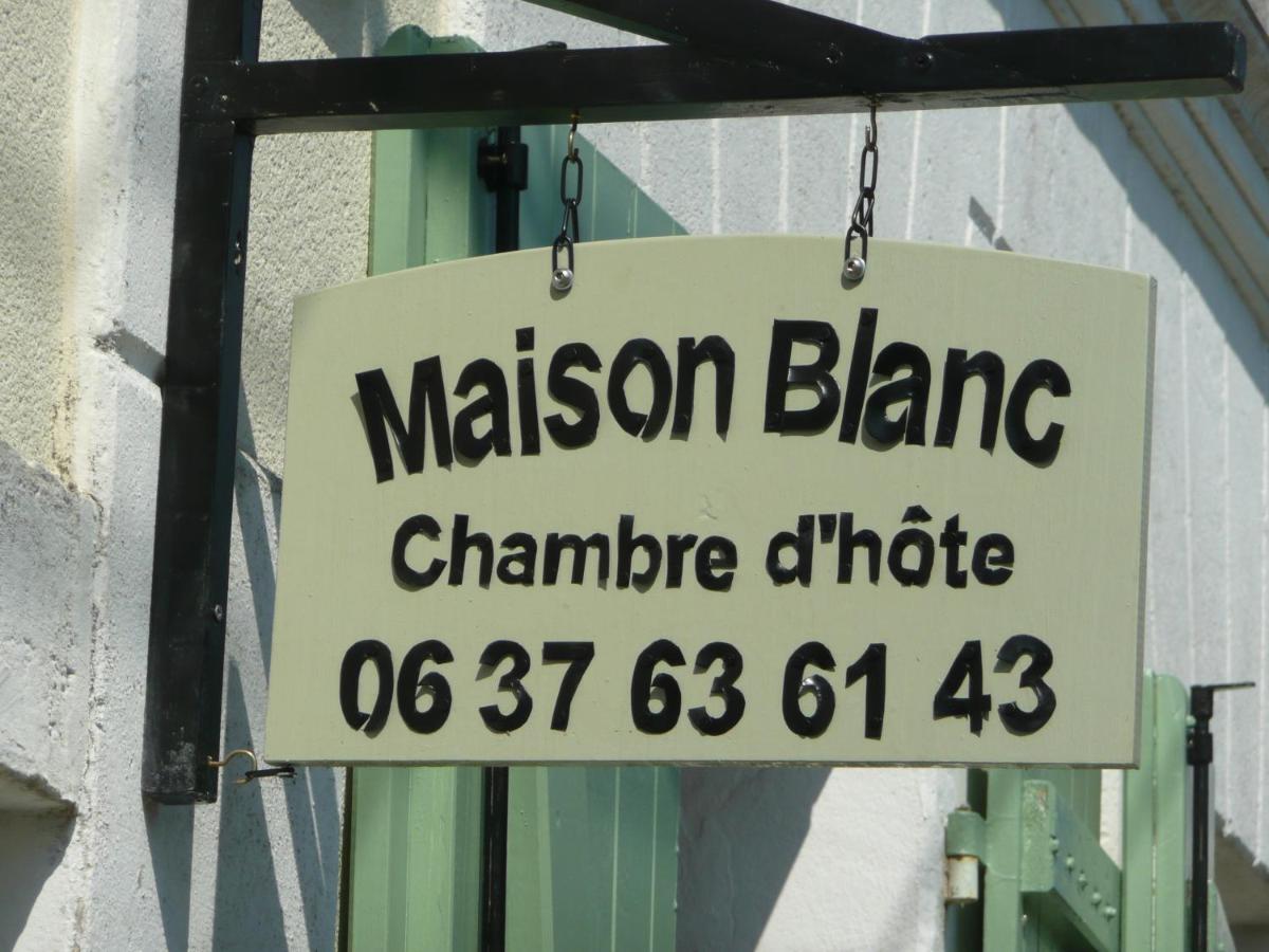 Maison Blanc Bed and Breakfast Gibourne Buitenkant foto