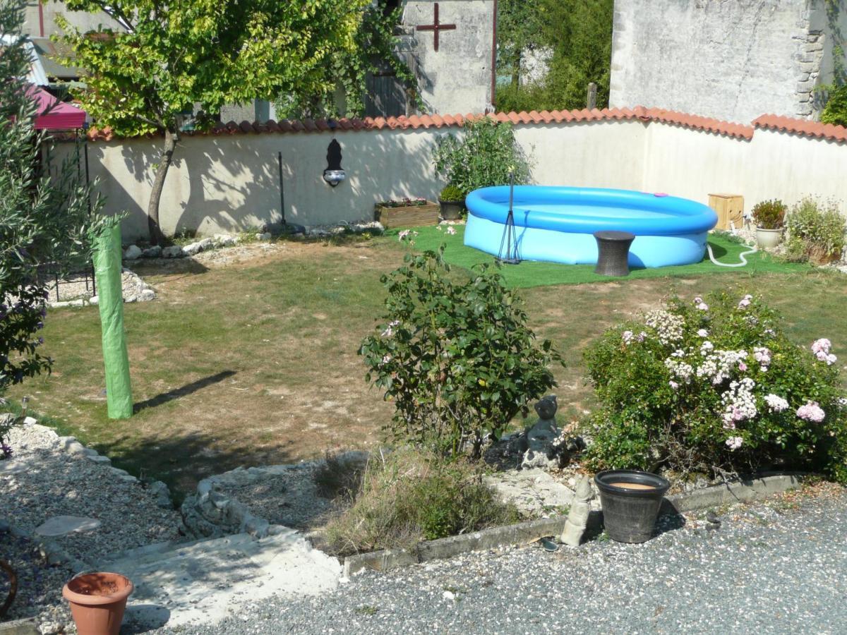 Maison Blanc Bed and Breakfast Gibourne Buitenkant foto